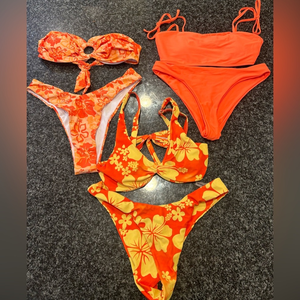 THE ORANGE BUNDLE size:S/M (u can choose bikinis from my page to make new bundle